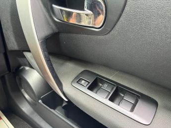 Nissan Qashqai 1.6 Acenta 2WD Euro 5 (s/s) 5dr