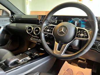 Mercedes-Benz A Class 1.5 A180d Sport (Executive) 7G-DCT Euro 6 (s/s) 5dr