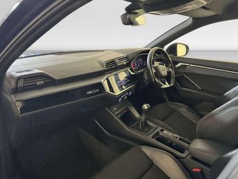 Audi Q3 1.5 TFSI CoD 35 Black Edition SUV 5dr Petrol Manual Euro 6 (s/s)