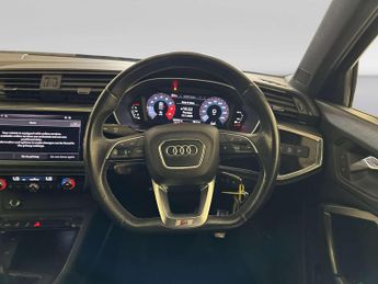 Audi Q3 1.5 TFSI CoD 35 Black Edition SUV 5dr Petrol Manual Euro 6 (s/s)