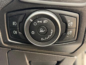 Ford Focus 1.6 Zetec Powershift Euro 6 5dr