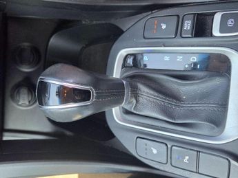 Hyundai Santa Fe 2.2 CRDi Blue Drive Premium Auto 4WD Euro 6 (s/s) 5dr (7 Seat)