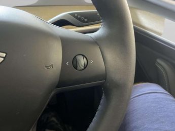 Tesla Model Y (Dual Motor) Long Range SUV 5dr Electric Auto 4WDE (384 bhp)
