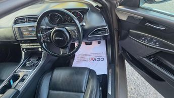 Jaguar XE 2.0d Portfolio Auto AWD Euro 6 (s/s) 4dr