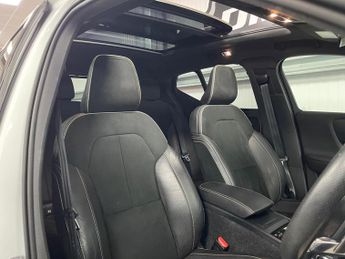 Volvo XC40 1.5 T3 R-Design Pro Auto Euro 6 (s/s) 5dr