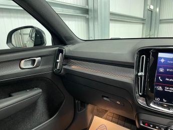 Volvo XC40 1.5 T3 R-Design Pro Auto Euro 6 (s/s) 5dr