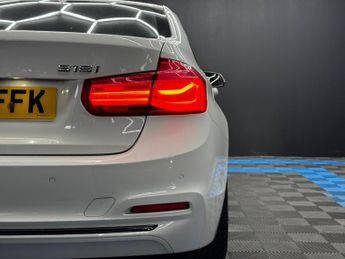 BMW 3 Series 1.5 318i Sport Auto Euro 6 (s/s) 4dr