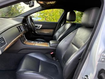 Jaguar XF 2.2d Premium Luxury Auto Euro 5 (s/s) 4dr