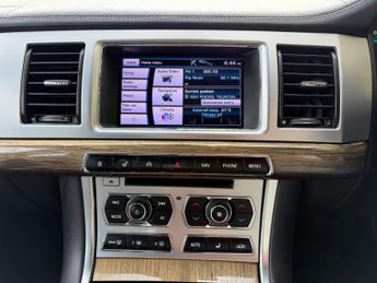 Jaguar XF 2.2d Premium Luxury Auto Euro 5 (s/s) 4dr