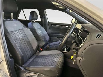 Volkswagen T-Roc 1.5 TSI R-Line SUV 5dr Petrol Manual Euro 6 (s/s) (150 ps)