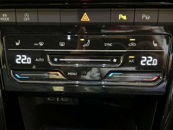 Volkswagen T-Roc 1.5 TSI R-Line SUV 5dr Petrol Manual Euro 6 (s/s) (150 ps)