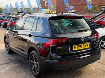 Volkswagen Tiguan 2.0 TDI BlueMotion Tech SE Navigation SUV 5dr Diesel DSG 4Motion