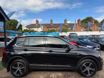 Volkswagen Tiguan 2.0 TDI BlueMotion Tech SE Navigation SUV 5dr Diesel DSG 4Motion