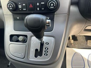 Kia Sedona 2.2 CRDi 3 MPV 5dr Diesel Automatic (199 g/km, 192 bhp)