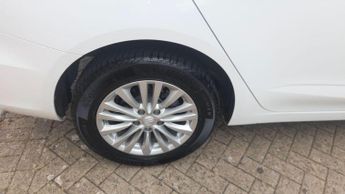 MG MG5 52.5kWh Exclusive Auto 5dr
