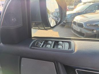 Land Rover Discovery 4 3.0 SD V6 HSE Auto 4WD Euro 6 (s/s) 5dr