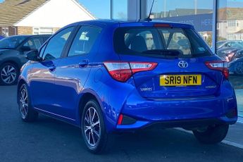 Toyota Yaris 1.5 VVT-h Icon Tech Hatchback 5dr Petrol Hybrid E-CVT Euro 6 (s/
