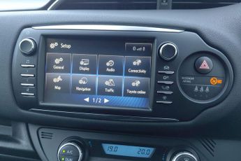 Toyota Yaris 1.5 VVT-h Excel E-CVT Euro 6 (s/s) 5dr