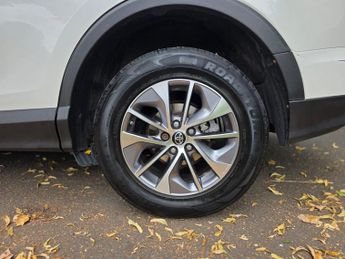 Toyota RAV4 2.5 VVT-h Business Edition Plus CVT Euro 6 (s/s) 5dr (Safety Sen