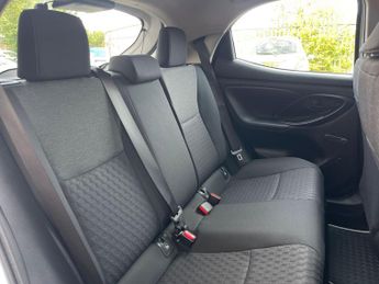 Toyota Yaris 1.5 VVT-h Icon E-CVT Euro 6 (s/s) 5dr