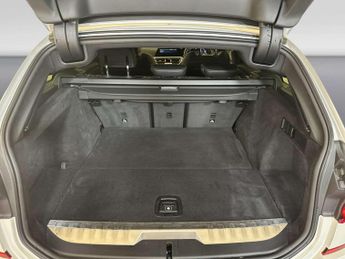 BMW 3 Series 2.0 330e 12kWh M Sport Touring 5dr Petrol Plug-in Hybrid Auto Eu
