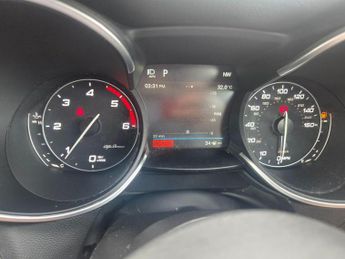 Alfa Romeo Stelvio 2.2 TD Speciale Auto Q4 AWD Euro 6 (s/s) 5dr