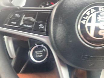 Alfa Romeo Stelvio 2.2 TD Speciale Auto Q4 AWD Euro 6 (s/s) 5dr