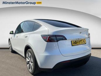 Tesla Model Y LONG RANGE AWD