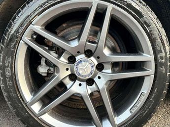 Mercedes-Benz E-CLASS 2.1 E220 AMG Line Premium Bluetec Auto 2dr