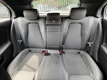 Mercedes-Benz A Class 1.3 A200 Sport (Premium) Hatchback 5dr Petrol 7G-DCT Euro 6 (s/s