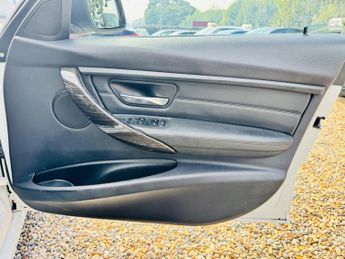 BMW 3 Series 2.0 320i Luxury Touring 5dr Petrol Auto Euro 6 (s/s) (184 ps)