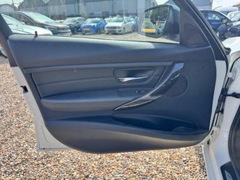 BMW 3 Series 2.0 320i Luxury Touring 5dr Petrol Auto Euro 6 (s/s) (184 ps)