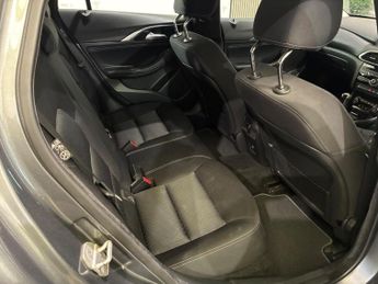 Infiniti Q30 1.5d SE Euro 6 (s/s) 5dr