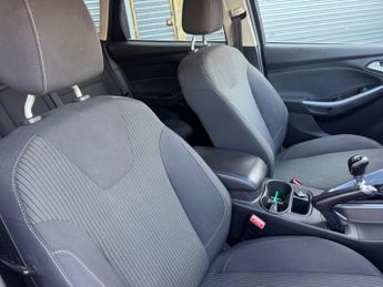 Ford Focus 1.6 TDCi Titanium Navigator Euro 5 (s/s) 5dr