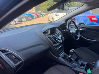 Ford Focus 1.6 TDCi Titanium Navigator Euro 5 (s/s) 5dr