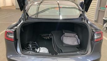 Tesla Model 3 Auto RWD 4dr