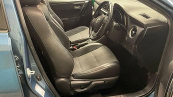Toyota Auris 1.8 VVT-h Excel Touring Sports 5dr Petrol Hybrid CVT Euro 6 (s/s