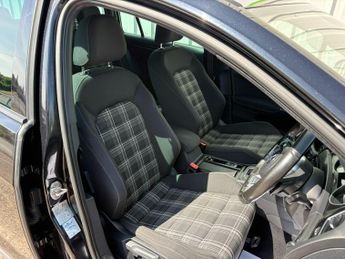 Volkswagen Golf 2.0 TDI BlueMotion Tech GTD (Nav) DSG Euro 6 (s/s) 5dr
