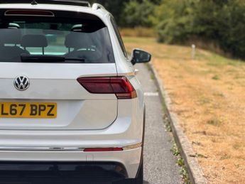 Volkswagen Tiguan 2.0 TDI R-Line DSG 4Motion Euro 6 (s/s) 5dr