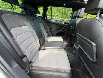 Volkswagen Tiguan 2.0 TDI R-Line DSG 4Motion Euro 6 (s/s) 5dr