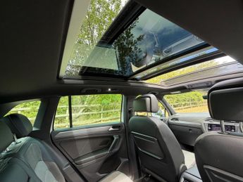 Volkswagen Tiguan 2.0 TDI R-Line DSG 4Motion Euro 6 (s/s) 5dr