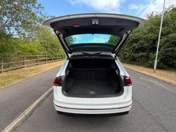 Volkswagen Tiguan 2.0 TDI R-Line DSG 4Motion Euro 6 (s/s) 5dr