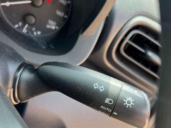 Toyota Yaris 1.5 VVT-h Design Hatchback 5dr Petrol Hybrid E-CVT Euro 6 (s/s) 
