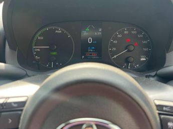 Toyota Yaris 1.5 VVT-h Design Hatchback 5dr Petrol Hybrid E-CVT Euro 6 (s/s) 
