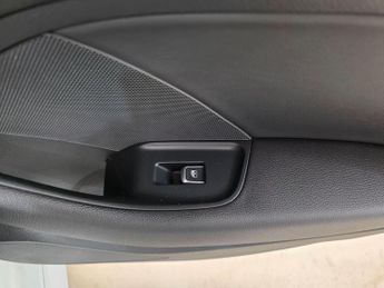 Audi A3 2.0 TFSI 40 S line S Tronic quattro Euro 6 (s/s) 4dr