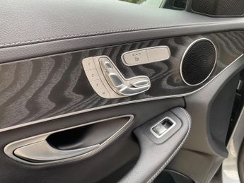 Mercedes-Benz C Class 2.0 C220d AMG Line (Premium) G-Tronic+ Euro 6 (s/s) 4dr