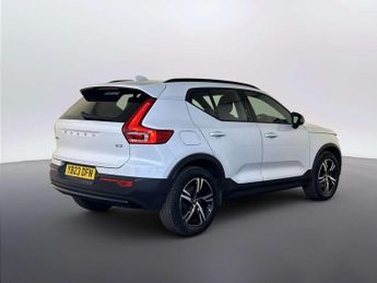 Volvo XC40 2.0 B3 MHEV Plus Dark SUV 5dr Petrol Hybrid DCT Auto Euro 6 (s/s