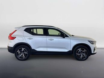 Volvo XC40 2.0 B3 MHEV Plus Dark SUV 5dr Petrol Hybrid DCT Auto Euro 6 (s/s