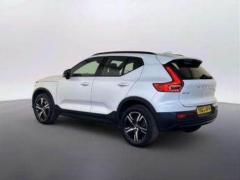 Volvo XC40 2.0 B3 MHEV Plus Dark SUV 5dr Petrol Hybrid DCT Auto Euro 6 (s/s