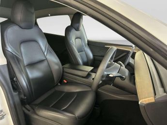 Tesla Model Y (Dual Motor) Long Range SUV 5dr Electric Auto 4WDE (384 bhp)